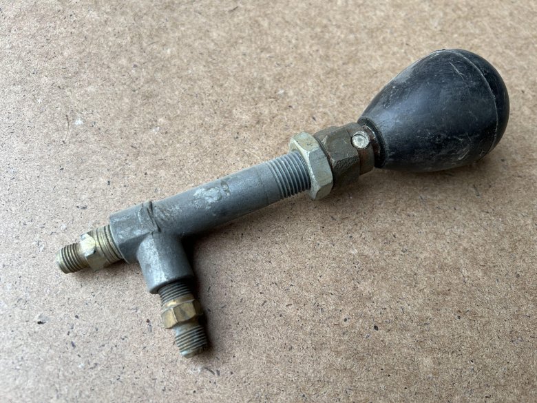 Насос подкачивающий