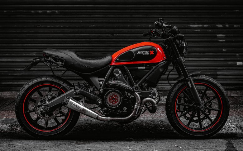 Ducati scrambler cafe racer