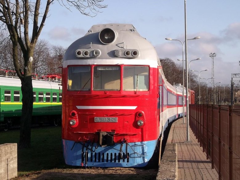 Дизель поезд д1 унгены