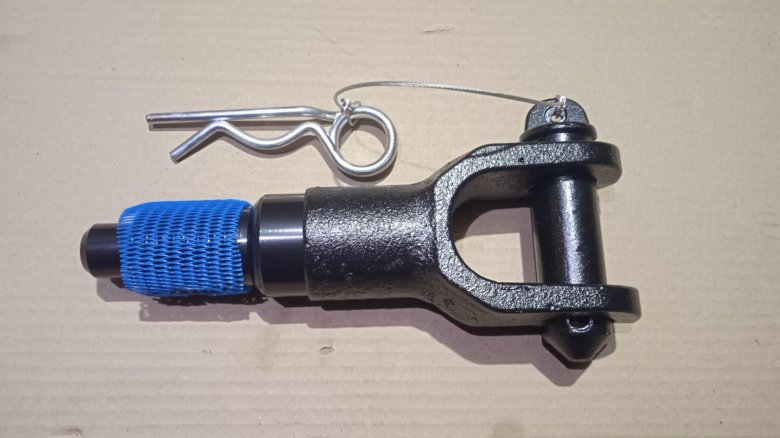 Крюк буксировочный для