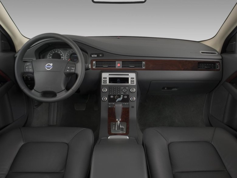 Volvo v70 interior