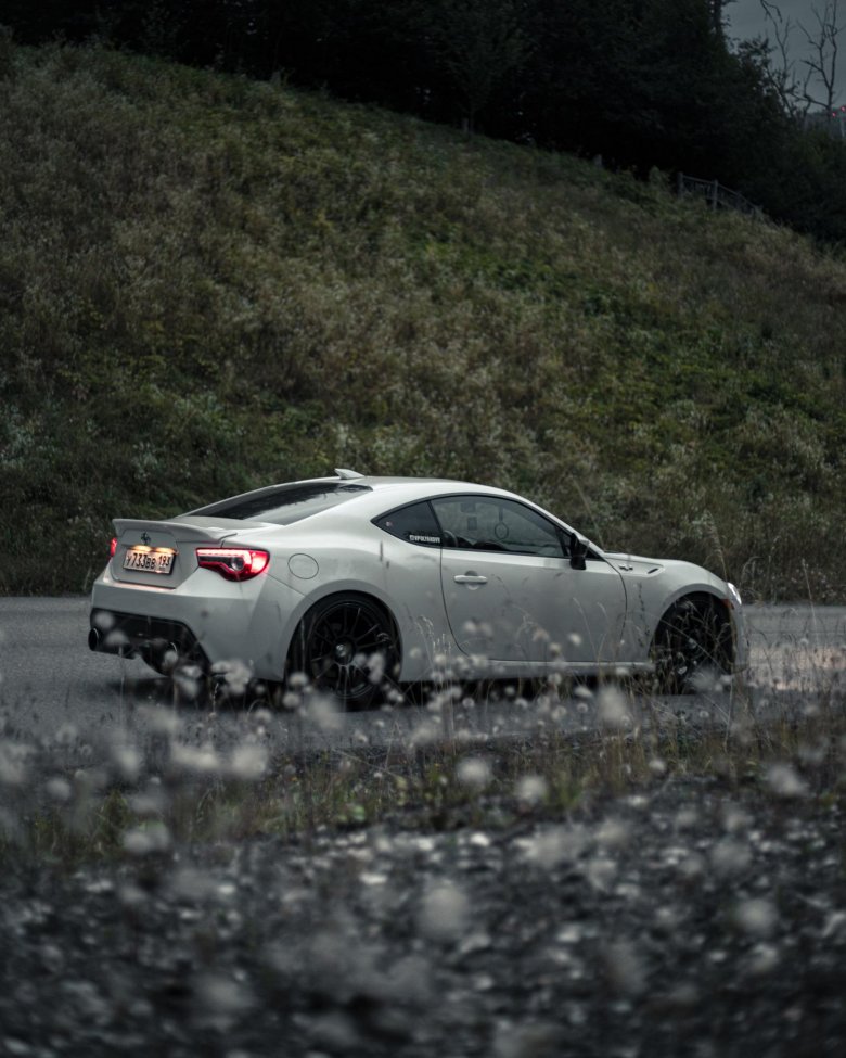 Toyota gt86 и subaru brz