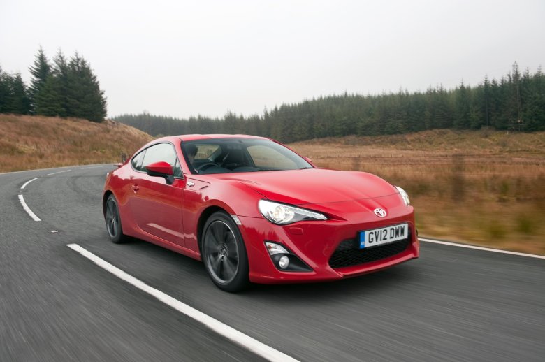 Toyota gt86 и subaru brz