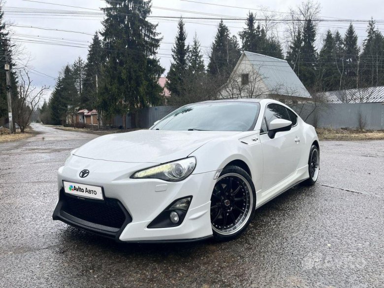 Тойота гт 86 белая