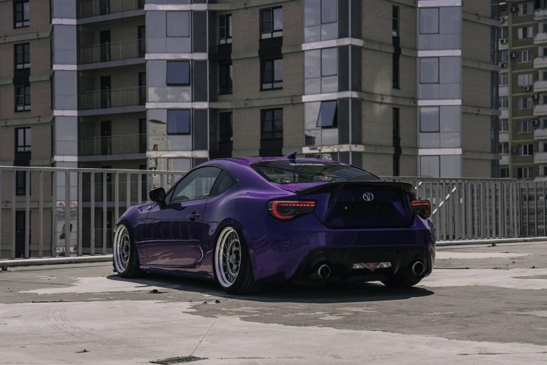 Toyota gt86 фиолетовая