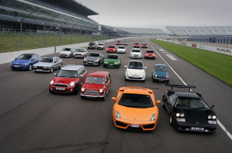 Много машин