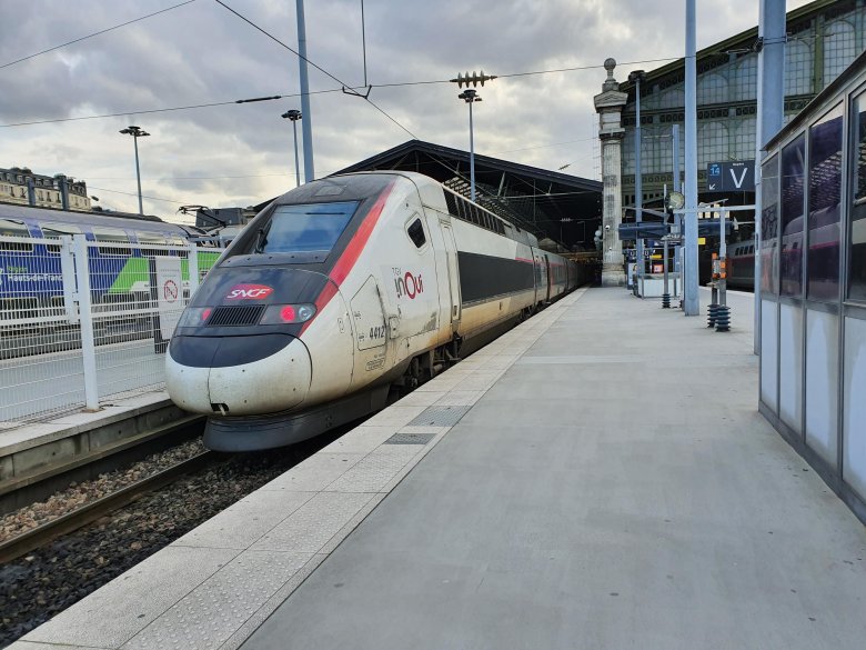 Поезд tgv inoui