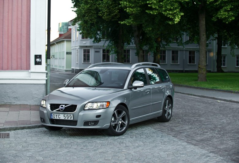 Volvo v50 универсал