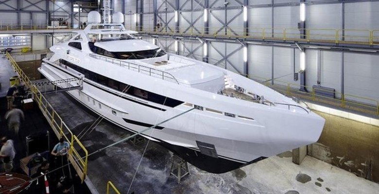 Яхта аморе мио