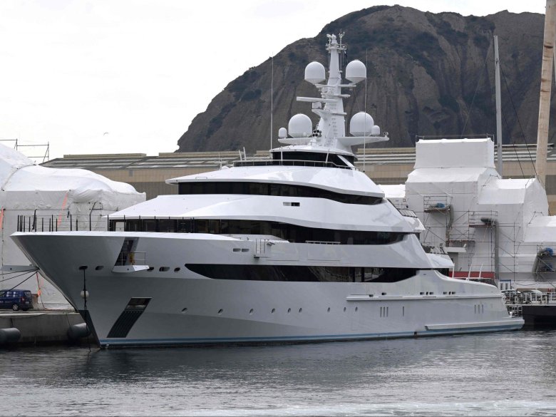 Яхта сечина