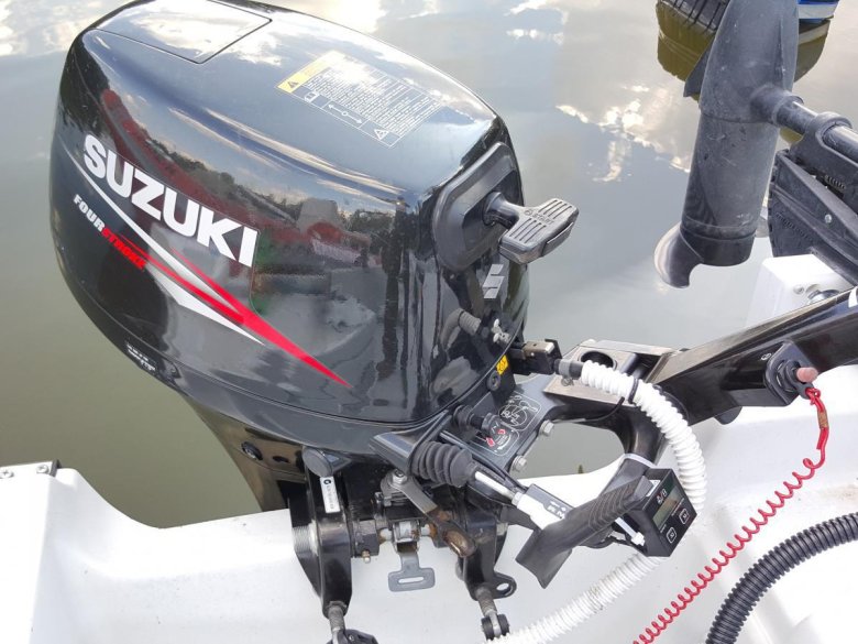 Лодочный мотор 9