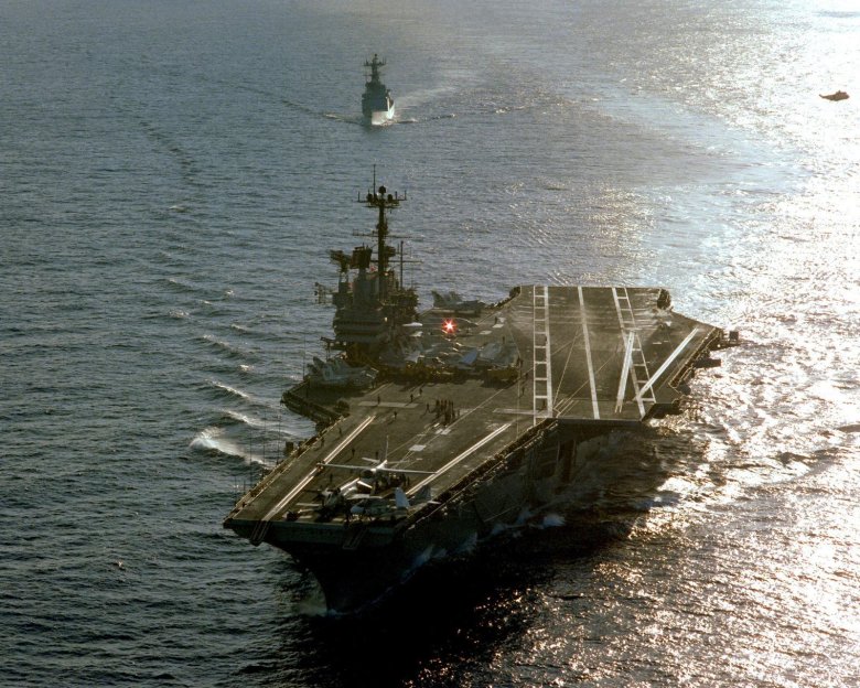 Авианосец карл винсон сша