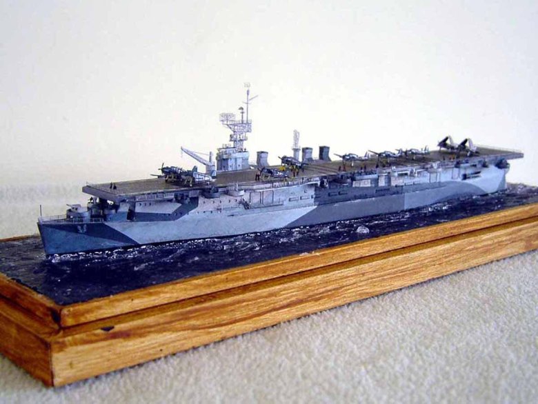 Модель авианосца саратога