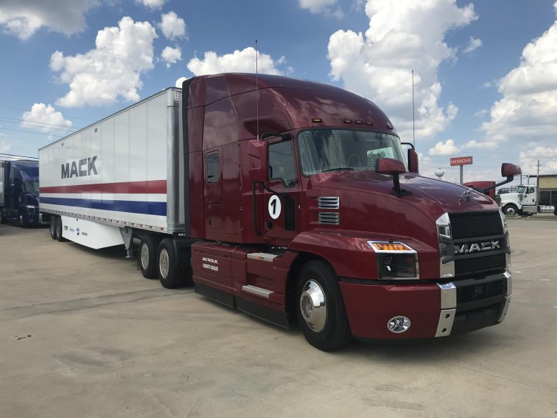 Тягач mack 2020