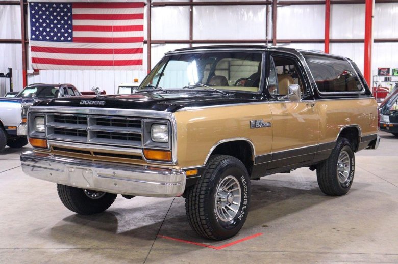 Dodge ramcharger 1985