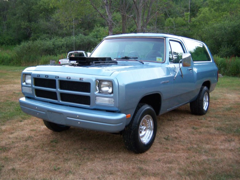 Dodge ramcharger 1983