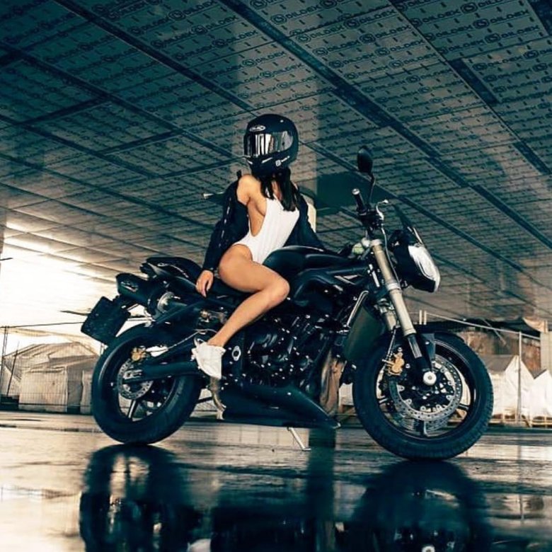 Красивые девушки на мотоциклах
