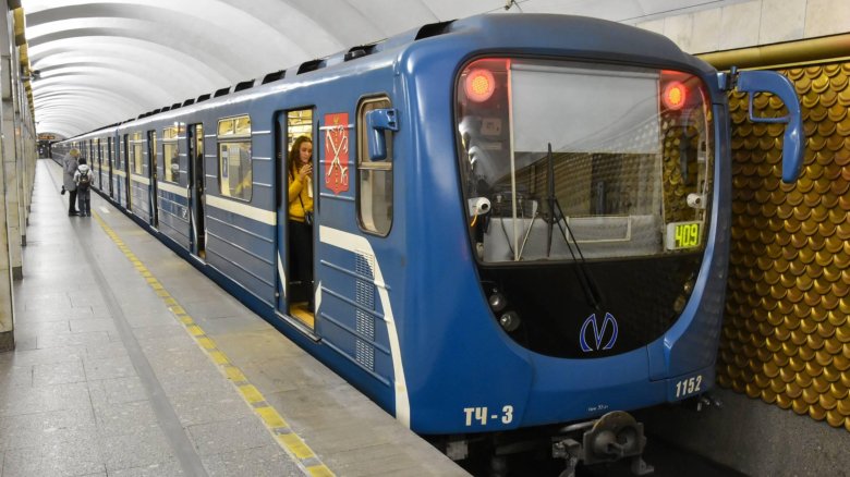 Поезда метро