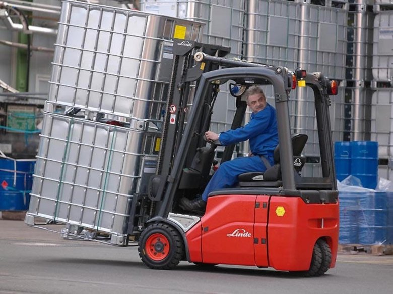 Вп-05 вилочный погрузчик погрузка краном