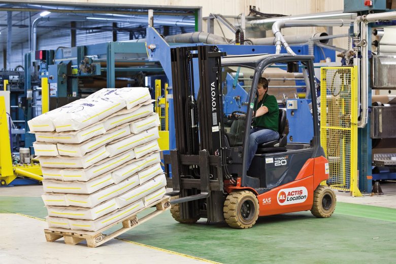 Химические паллеты вилочный погрузчик