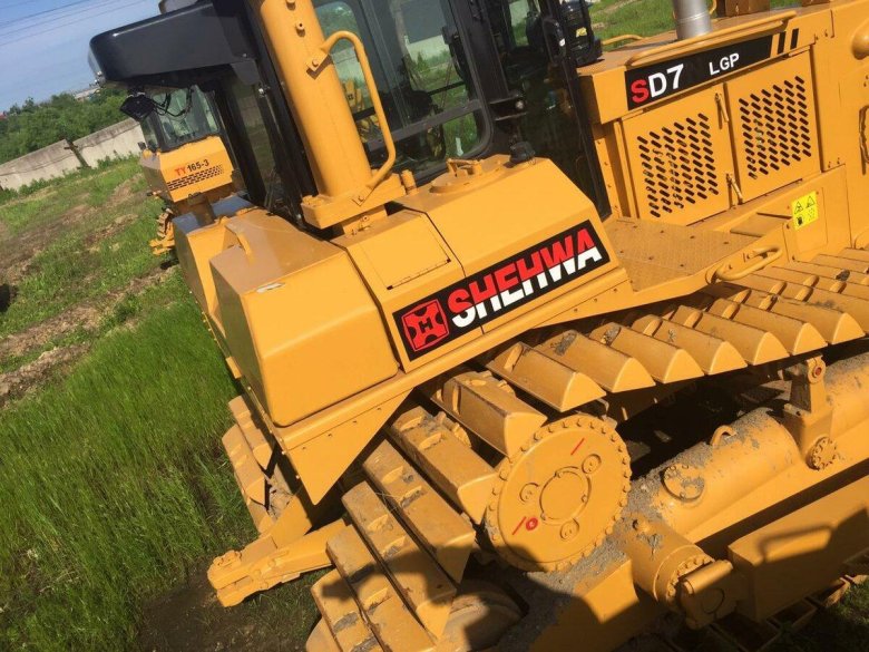 Бульдозер shehwa sd7