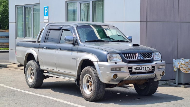 Митсубиси л 200 2005