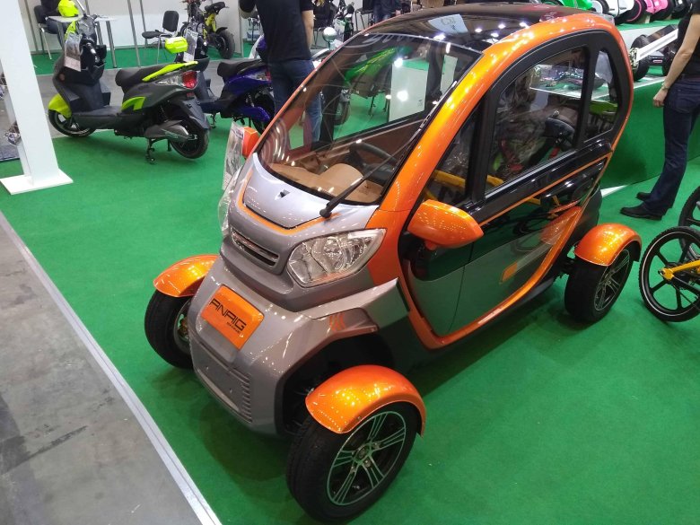 Китайская электромобиль