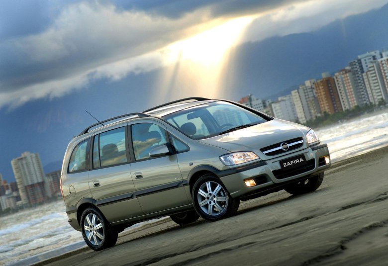 Опель зафира 2004