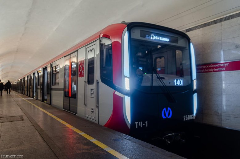 Метропоезд балтиец 81/725