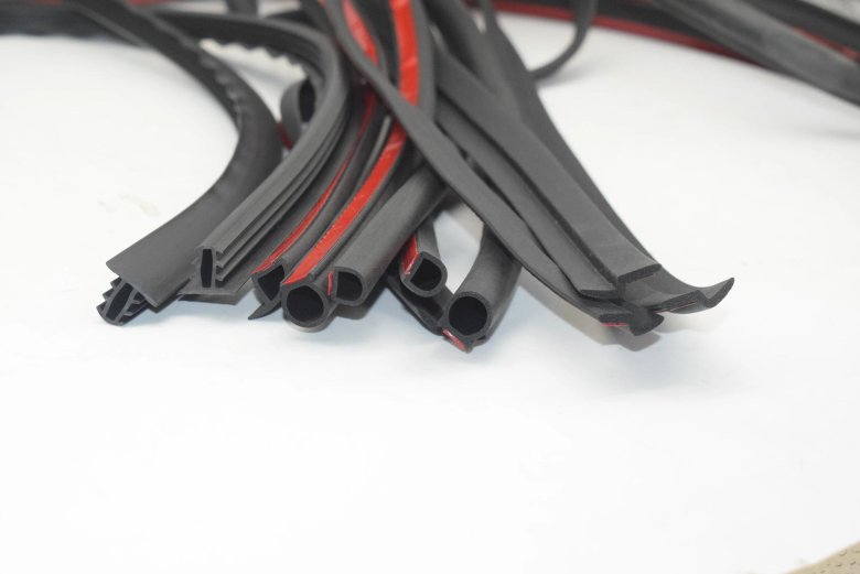 Уплотнительная резинка для автомобиля