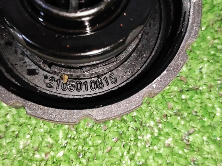 Крышка расширительного бачка мерседес w204