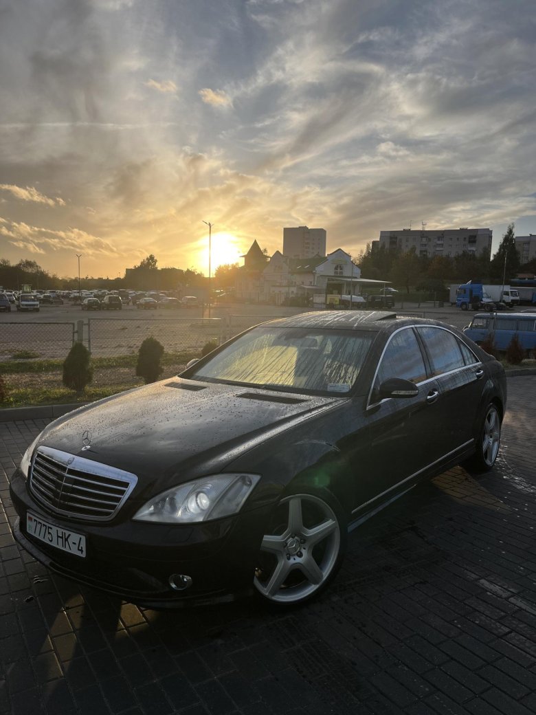Mercedes benz s class w 221