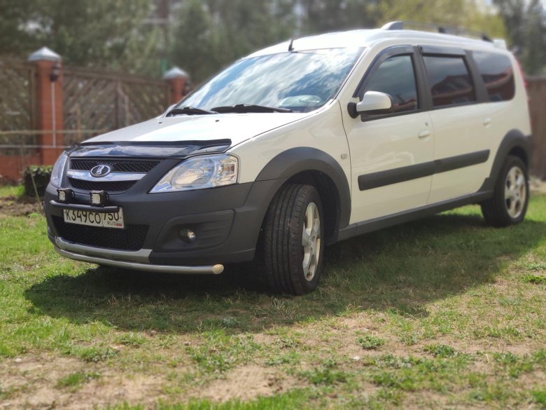 Lada largus cross