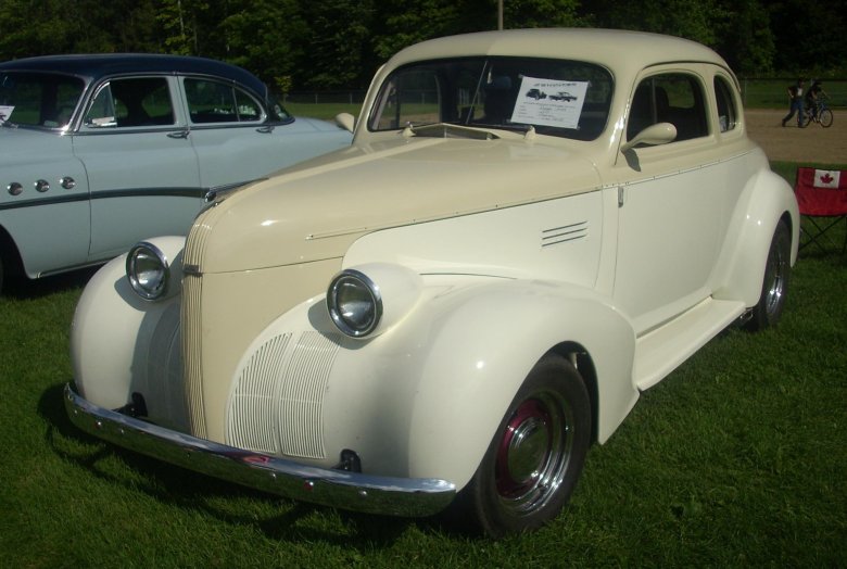 Plymouth sedan 1937