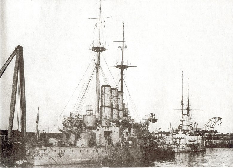 Эскадренный броненосец суворов