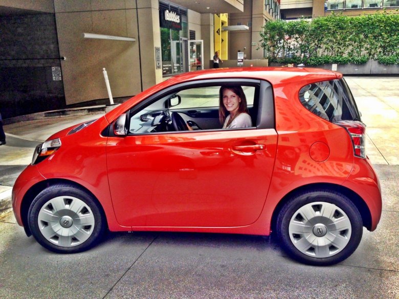 Маленькая машина для женщины