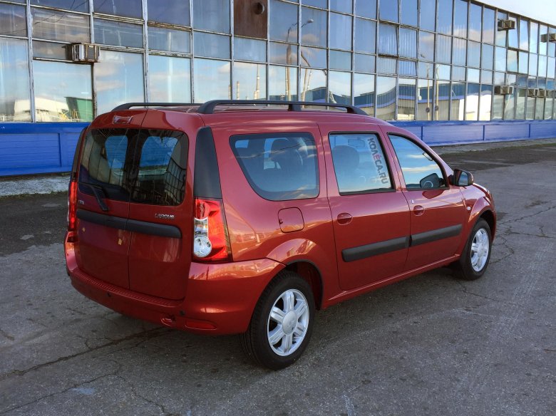 Лада ларгус красный