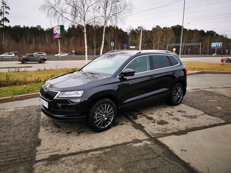 Skoda karoq черный