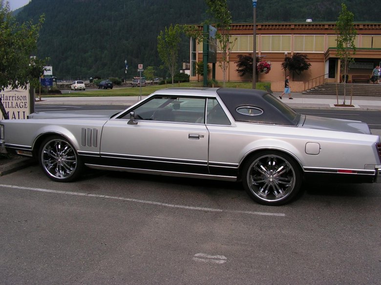 Lincoln continental 1979 mark v