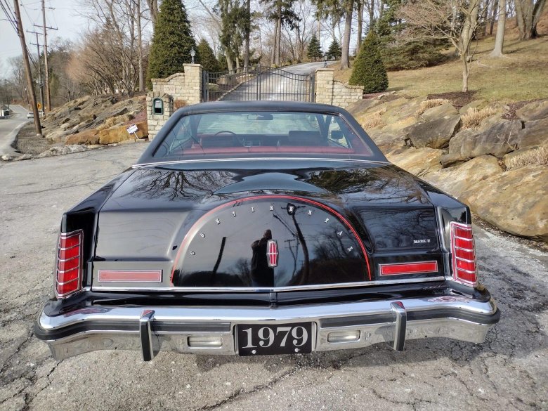 Lincoln continental 1979 mark v