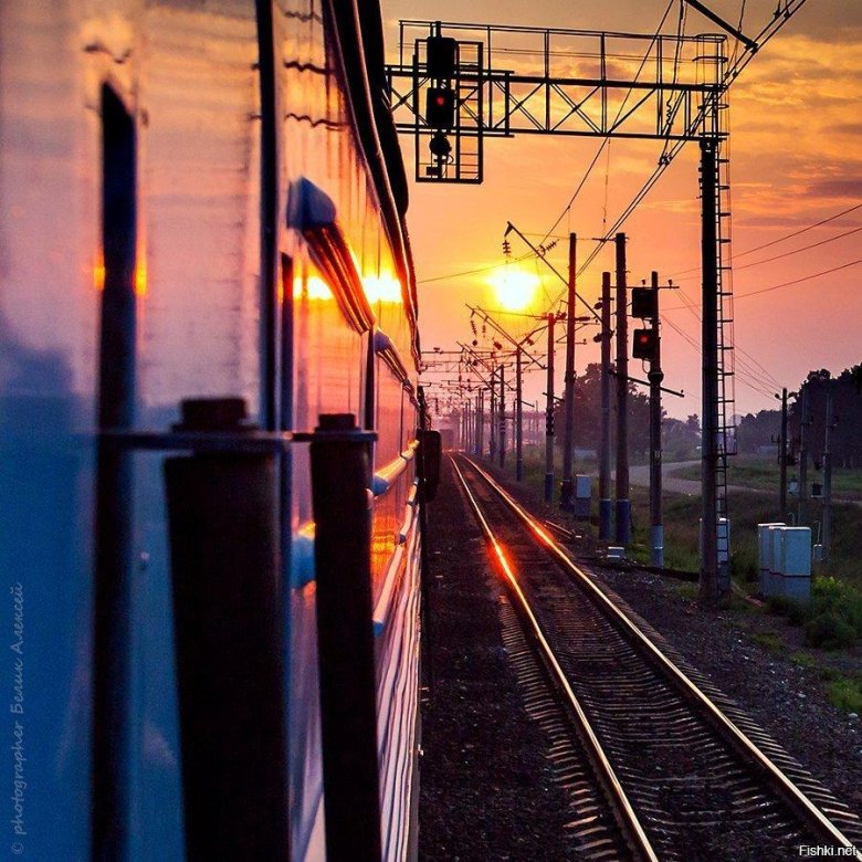 Поезд на закате