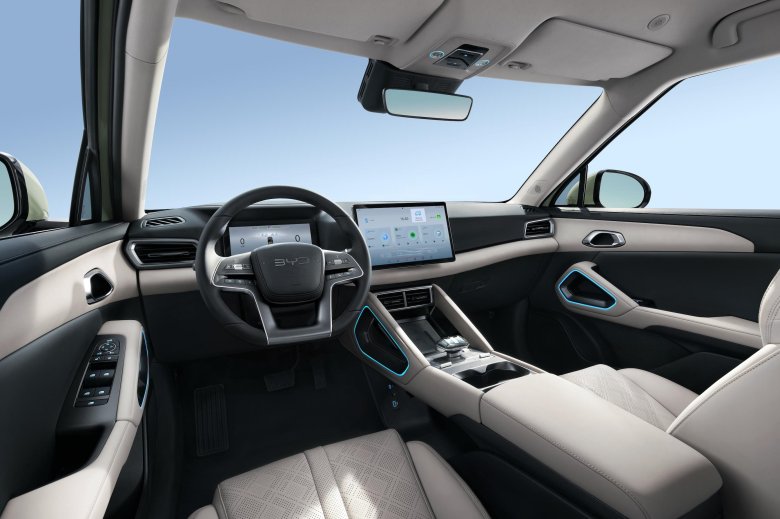 Автомобиль soueast