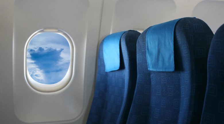 Иллюминатор самолета