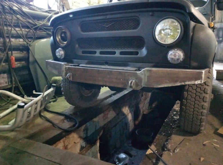 Передний силовой бампер уаз 469