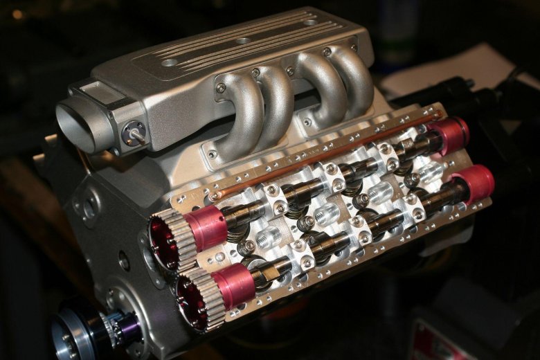 V 8 двигатель