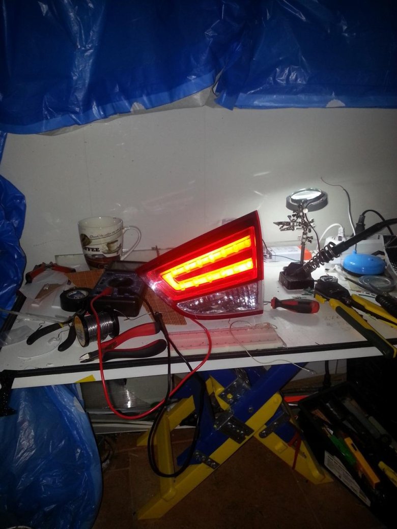 Веста кросс задние светодиодные фонари