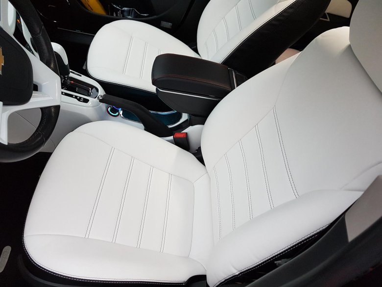 Шевроле круз белые чехлы