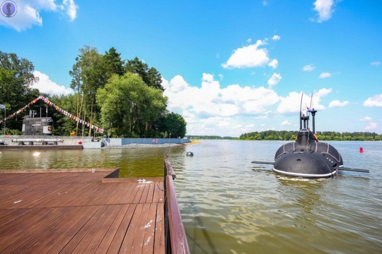 Подводная лодка на истринском водохранилище мистраль