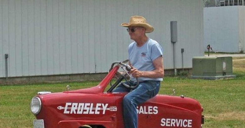 Автомобиль старый