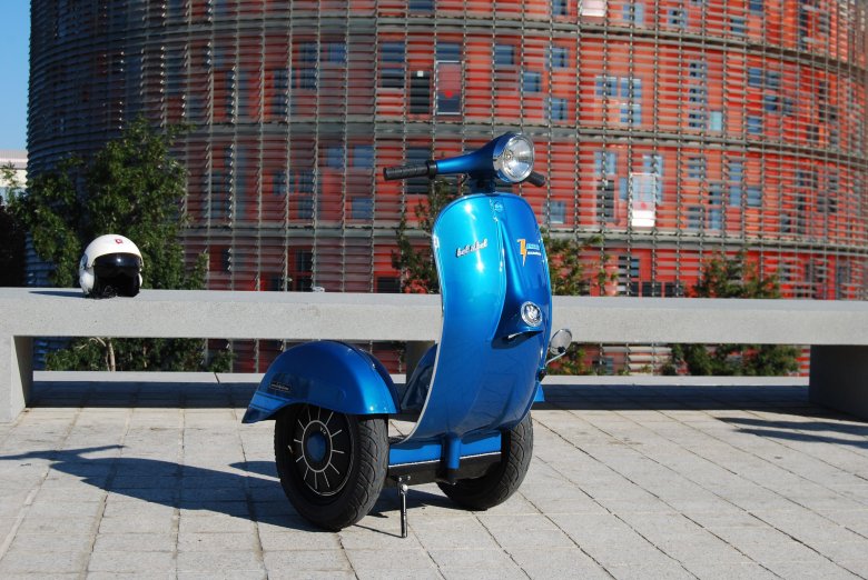 Веспа мотороллер